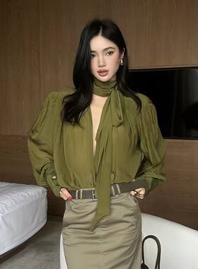高级感橄榄绿飘带长袖衬衫女