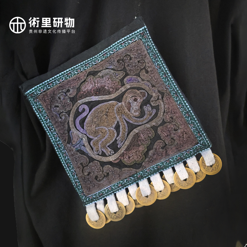 贵州凯里苗族刺绣包包女士斜挎包