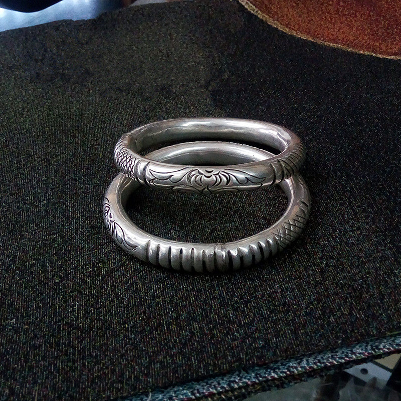 原创时尚简约宫廷复古民族风手工雕花甜美笑脸苗银泰银空心手镯子