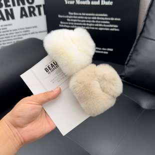 韩版方形獭兔毛发夹后脑勺马尾盘发抓夹大号毛绒鲨鱼夹子网红发卡