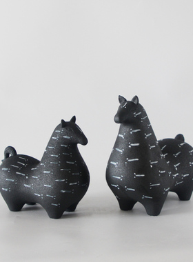 客厅酒柜陶瓷马摆件家居桌面