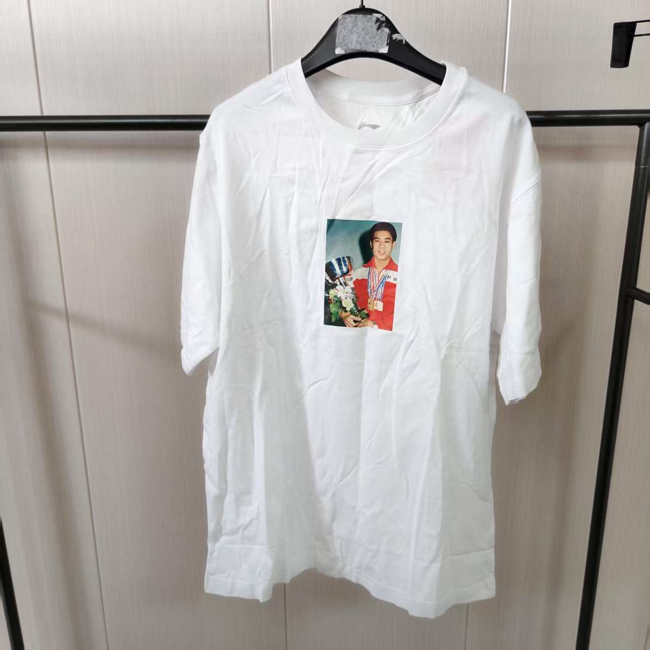 《购买前看详情B品》李宁短袖夏季男款休闲运动舒适上衣T恤AHSN86