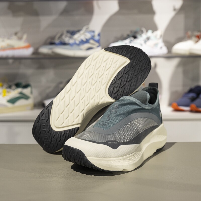 李宁休闲鞋男鞋2024夏季新款网面透气防滑一脚蹬跑步鞋AGLU311