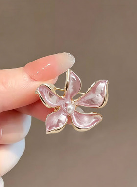 爱莲说粉色莲花胸针女