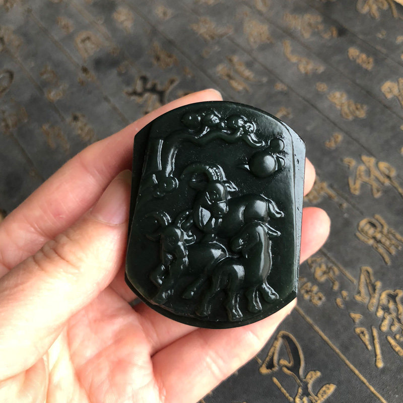 天然和田玉皮带扣三羊开泰青玉皮带扣男款玉扣可以穿皮带的玉扣