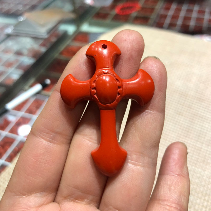 台湾高含量朱砂十字架吊坠
