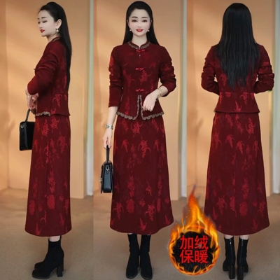 妈妈2025冬新款加绒加厚提花刺绣新中式假两件连衣裙高贵旗袍裙子