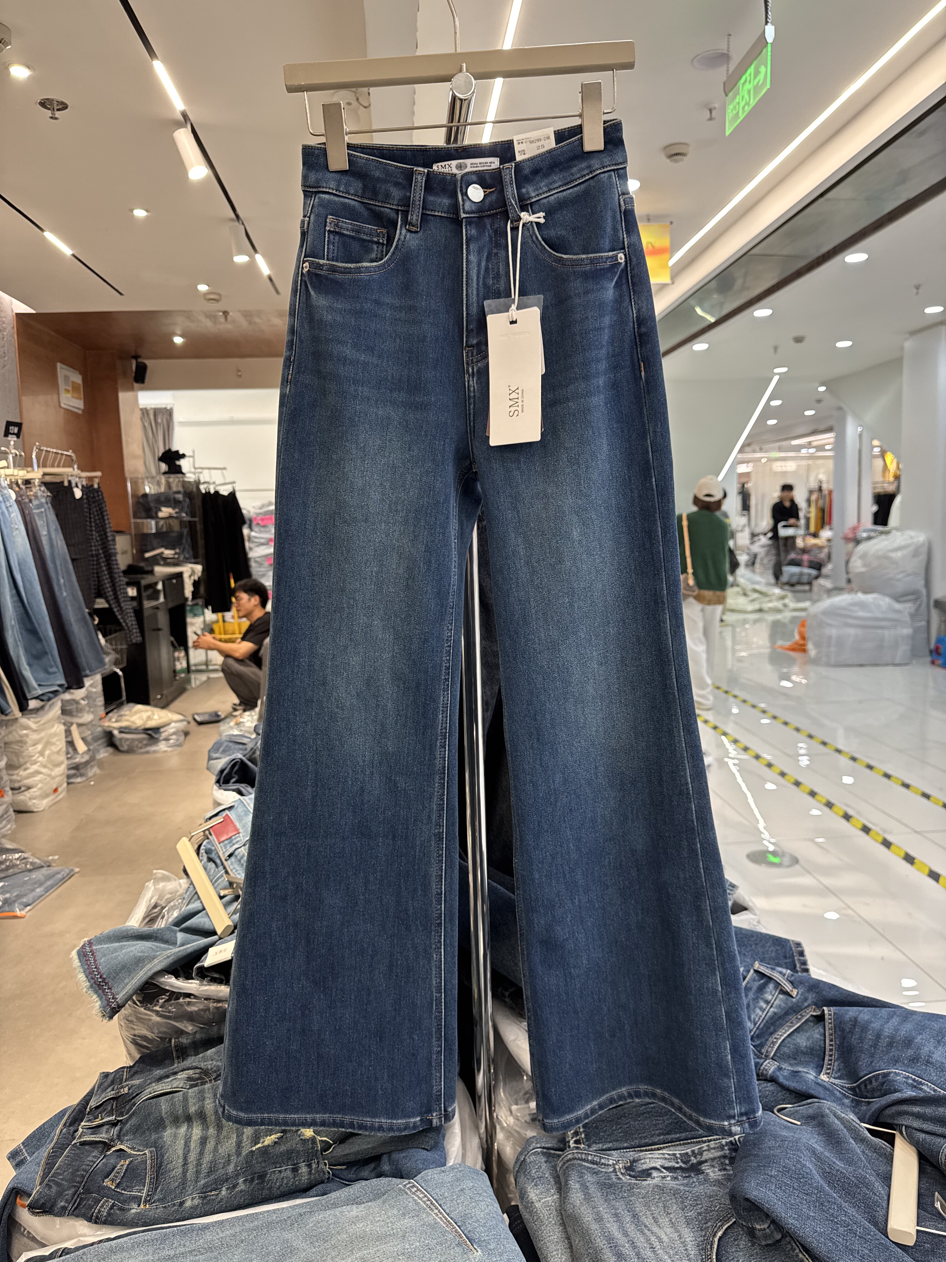 SMX98299-2欧货加绒阔腿微喇牛仔裤女2025冬季新款高腰显瘦喇叭裤