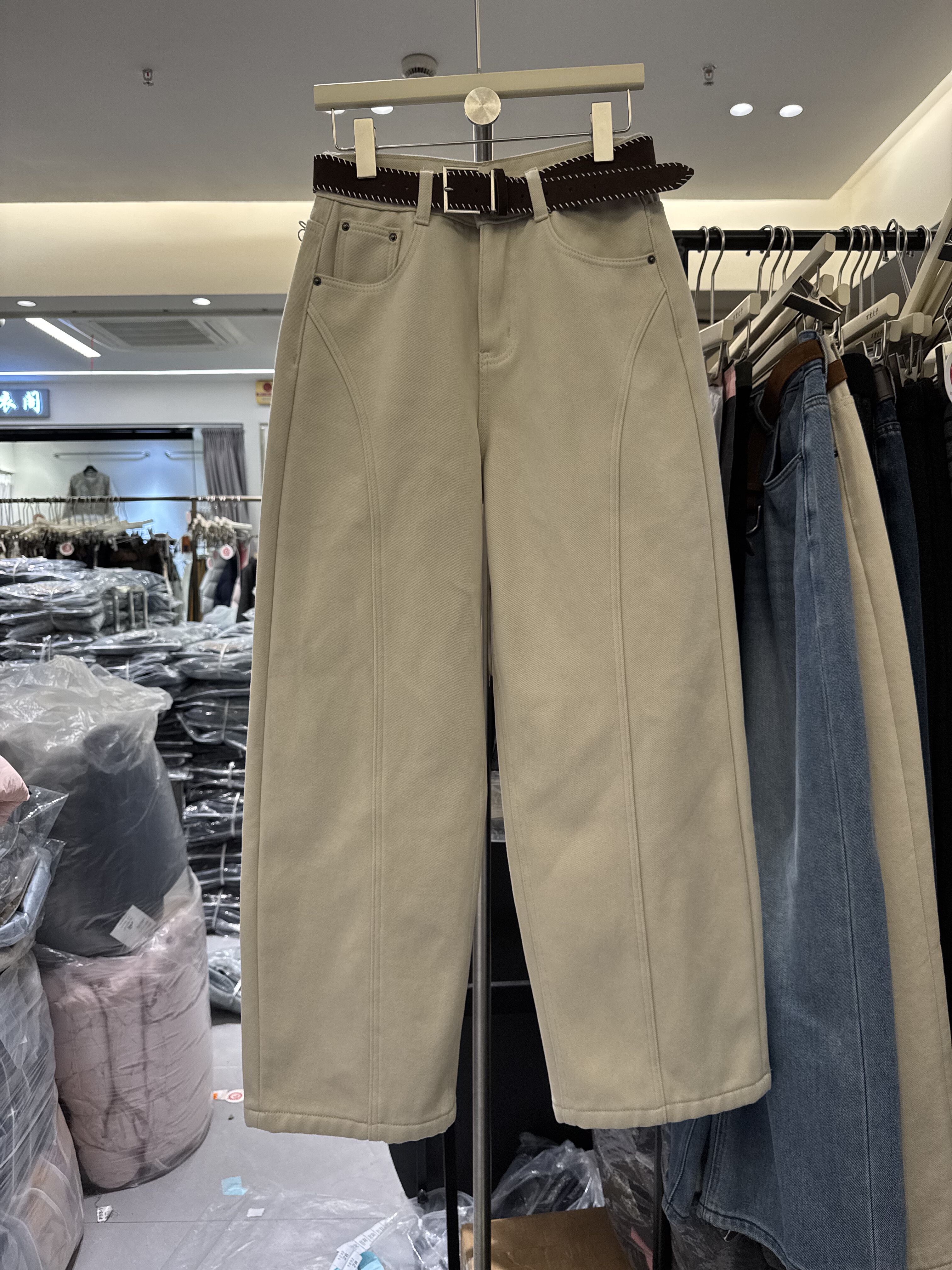 7043-2欧货2025冬季新款高腰显瘦设计加绒弯刀牛仔裤女阔腿裤潮