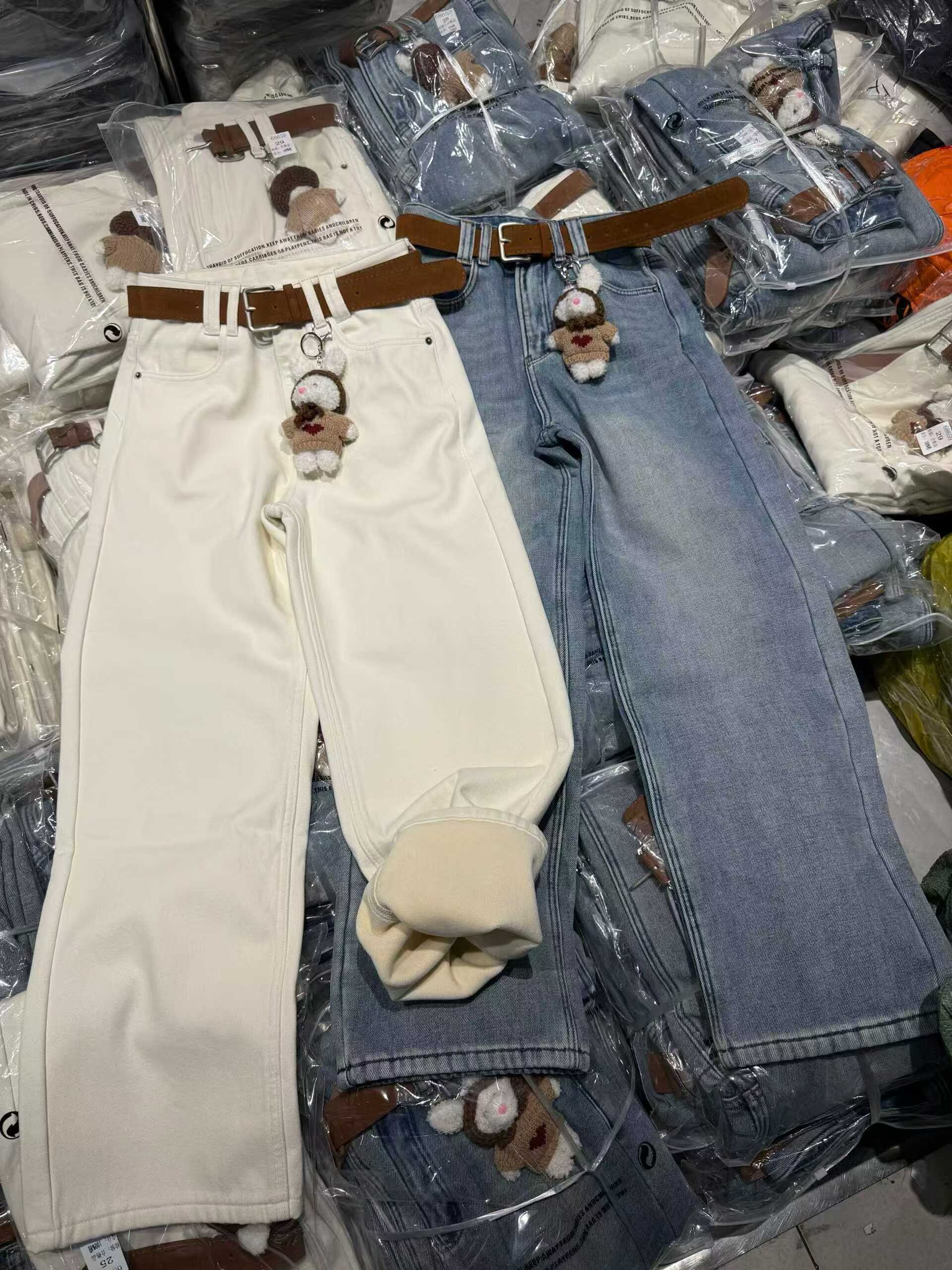 欧货jeans 冬季加绒配挂件窄版阔腿裤直筒牛仔裤2025冬季新款百搭