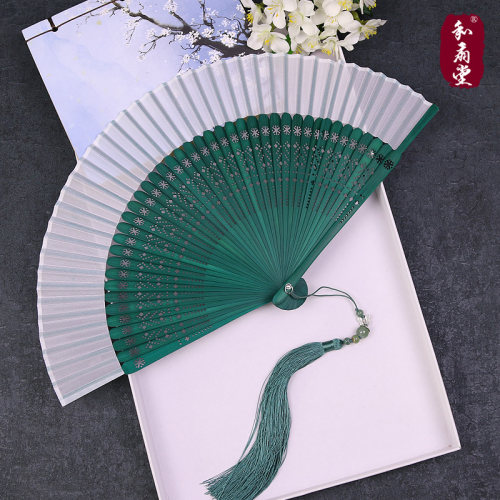 中国风真丝折叠扇竹雕刻