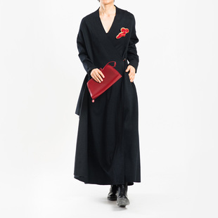 城市山民UrbanTribe2026春女式棉混纺偏襟连衣裙配别针CF99270