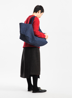 城市山民UrbanTribe2025秋女式棉手工土布单肩手拎托特包AF59082