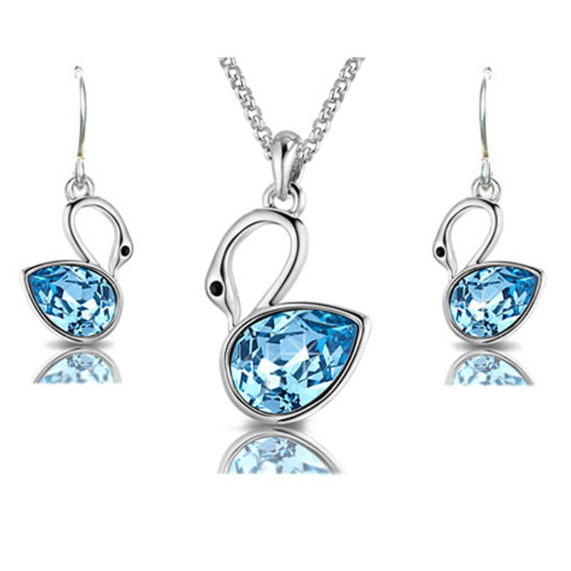 小天鹅水晶项链女配饰短款锁骨链日韩版吊坠简约学生森系首饰套装