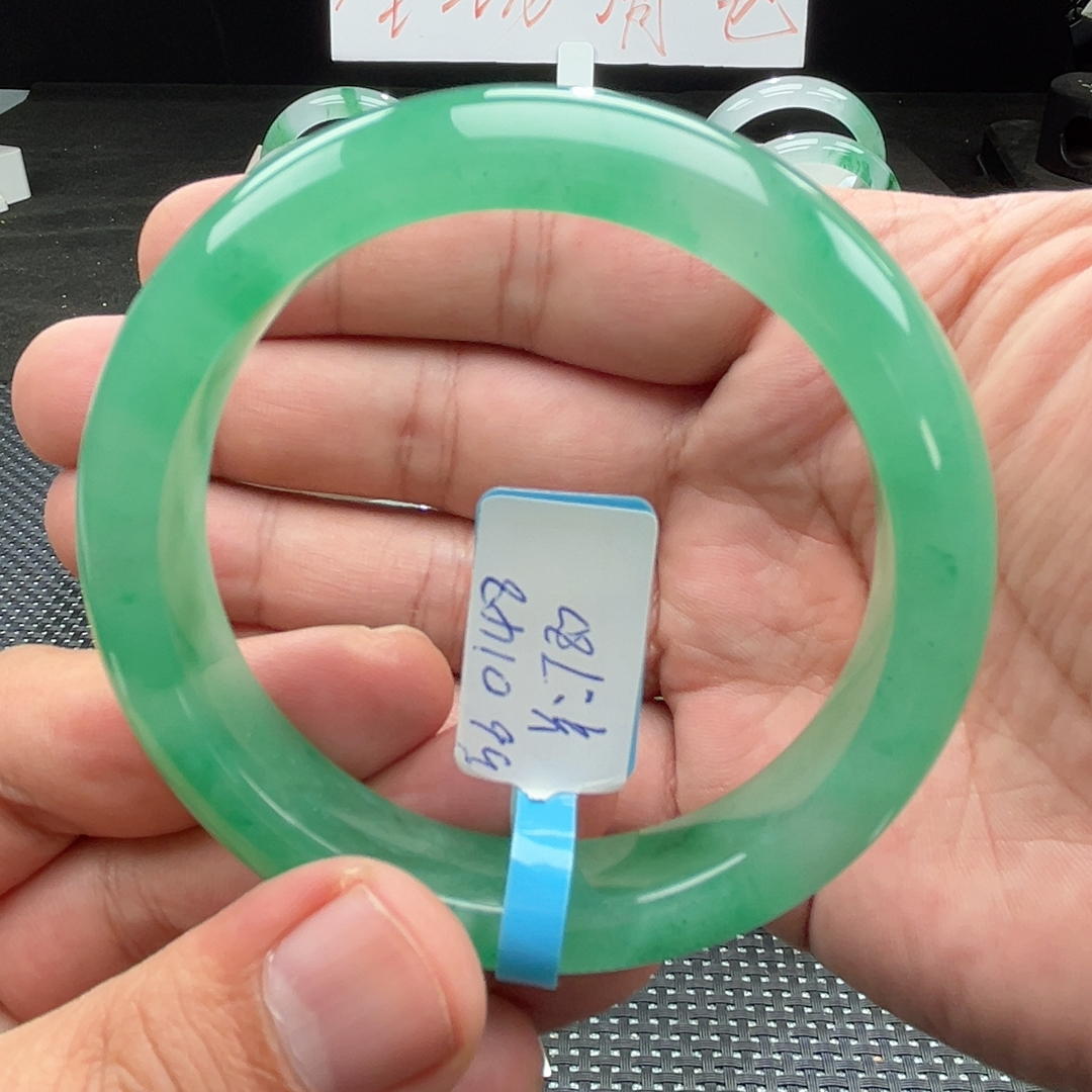 5556圈口非洲翠手镯