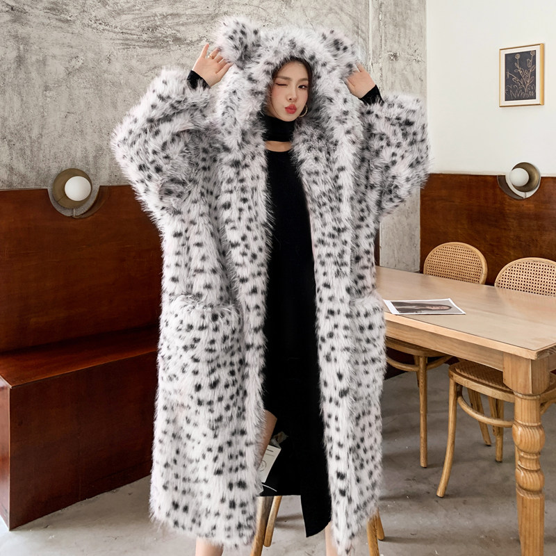黑白豹点粉环保皮草长款宽松熊耳朵连帽毛毛外套女羊羔毛口袋大衣