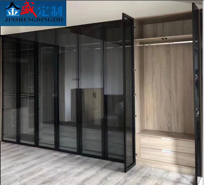 灰玻钢化玻璃开门衣柜,衣帽间定制、整体开门衣柜定制、全屋定制