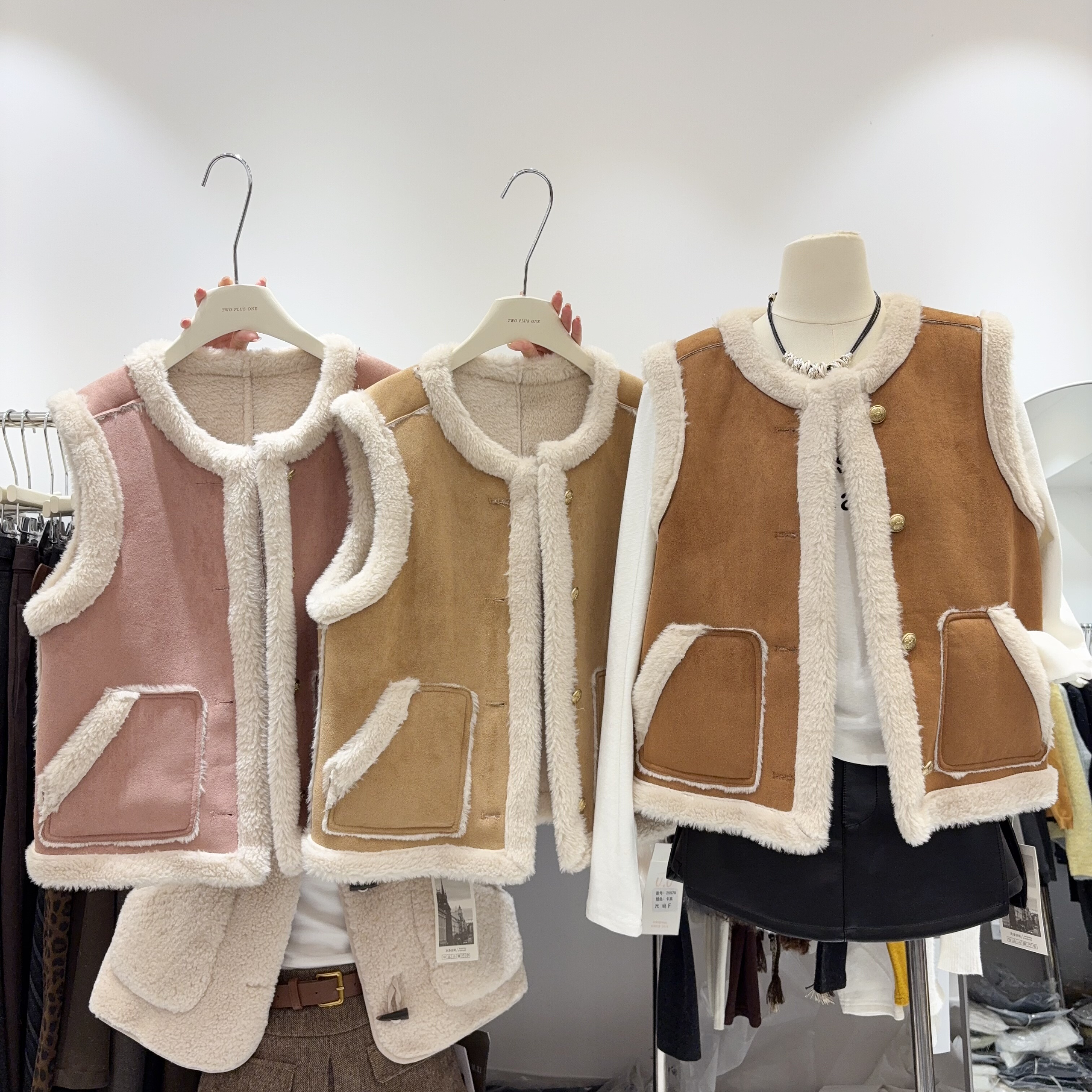 暖呼呼！冬季鹿皮绒羊羔毛皮毛一体马甲外套女加厚保暖坎肩背心