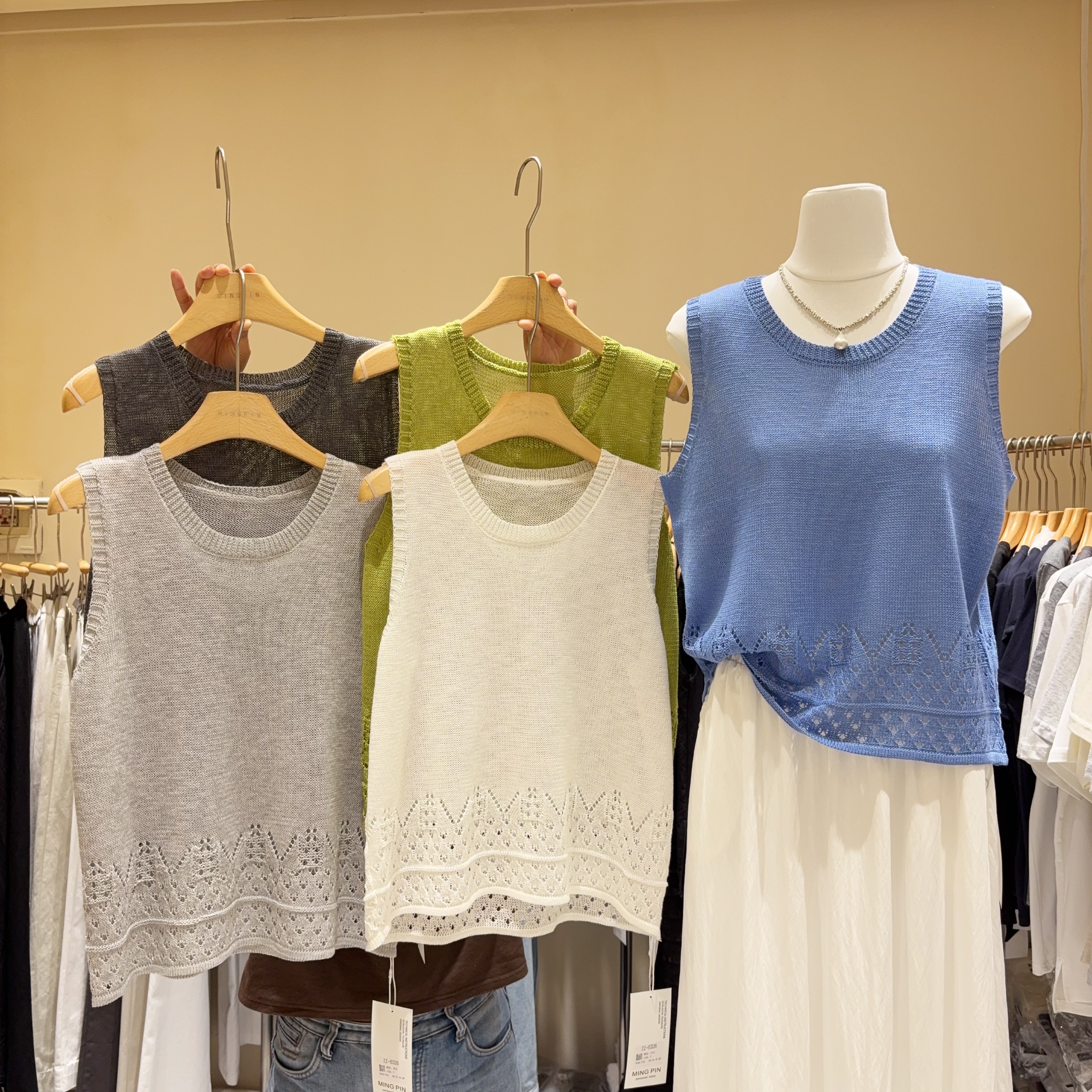 巨百搭！夏季清新圆领套头背心女针织衫无袖上衣镂空花边背心叠穿