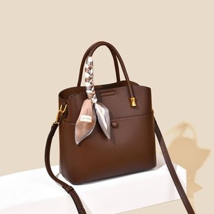 凡思曼水桶包女2025新款 大容量手提包简约妈妈包斜挎包通勤托特包