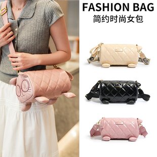 2026新款 可爱卡通小熊枕头包宽肩带单肩斜挎包 软皮菱格圆筒包女式