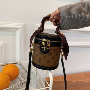 圆筒包女包2025春季潮丝巾手提水桶包圆柱形单肩斜挎老花饭桶小包