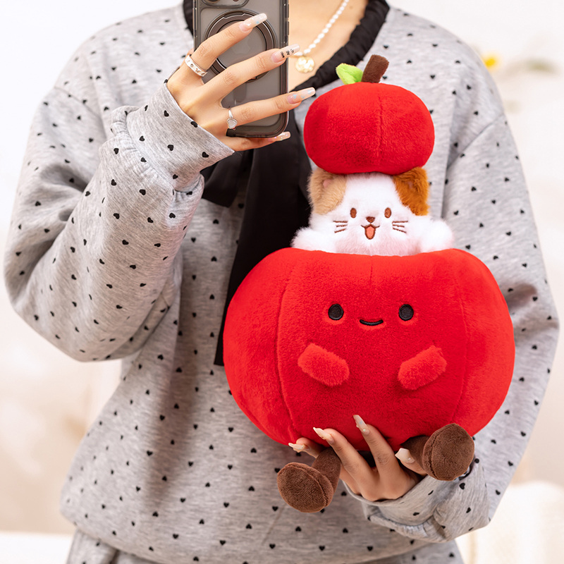 卡通可爱苹果三花猫公仔毛绒玩具