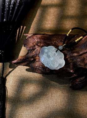 唐之饰 典雅中式复古白色锁骨链唐之饰 玉石项链岫玉灵狐长命锁