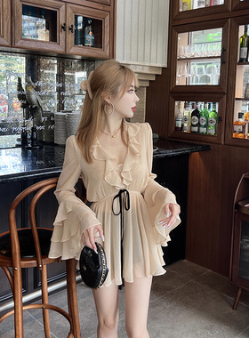 宁芙心心 秋日仙女 飘逸裸色层叠水袖 繁复荷叶边蕾丝长袖雪纺衫