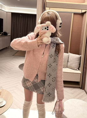 XinDaily 粉糯圆子  韩系毛绒翻领毛衣灰粉格子裙套装