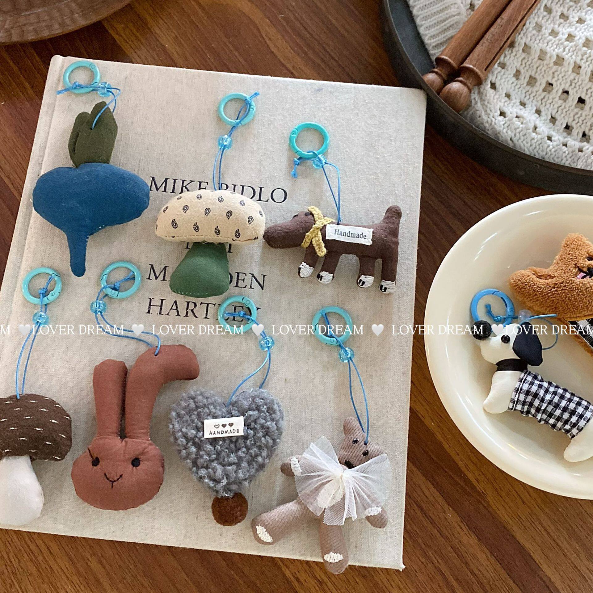 韩国秋冬新款充棉布艺蘑菇小狗钥匙扣 时尚可爱挂饰百搭包包挂件