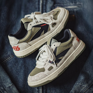 绿色软底复古厚底设计感运动休闲潮鞋 男士 2025新款 马登乌托邦板鞋