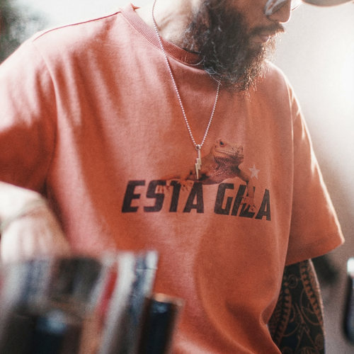 马登工装美式落日橘蜥蜴印花T恤