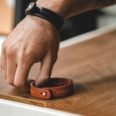 马登工装 复古植鞣牛皮烫金手环阿美咔叽印第安宽手镯手腕配饰品男