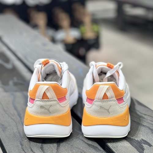 PUMA彪马新款秋冬女子运动鞋轻便撞色运动休闲鞋RUNTAMED 392324