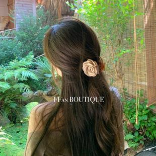 小香风发抓奶茶色发夹子网红山茶花发卡超仙后脑勺小抓夹淑女头饰