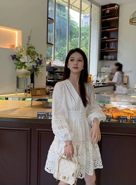 2025年春夏新款云南新疆草原旅游拍照连衣裙法式重工初恋小白裙仙