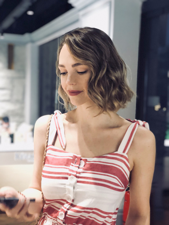 美妆铁粉进群客服+艺术/广告作品