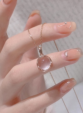 轻奢设计感粉玉髓锁骨链