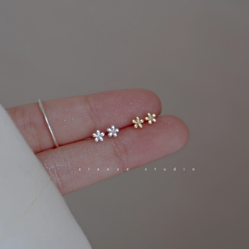 睡觉不用纯银迷你花朵小巧女耳钉