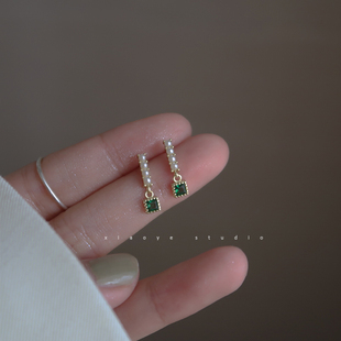 925银针耳钉日韩气质迷你珍珠祖母绿耳环女轻奢耳坠小众设计感潮