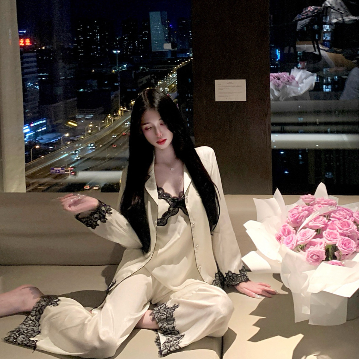维多利亚真丝蕾丝睡衣套装