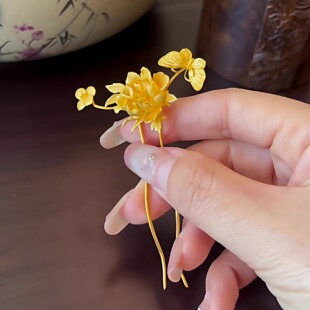 古法錾刻花朵蝴蝶发簪黄金色简约精致国风盘发发饰日常通勤配饰品