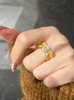 新中式戒指金色拉丝鎏金椭圆鸽子闪钻蝴蝶结指环女小众贵气感手饰