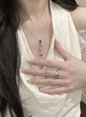 新中式一汪春水祖母绿项链水滴状国风百搭锁骨链温柔风小众颈饰女