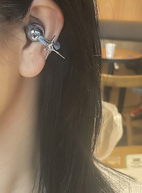 适用freeclie2耳机钻孔四心箭夹扣小众潮流耳夹配饰蓝牙装饰耳饰