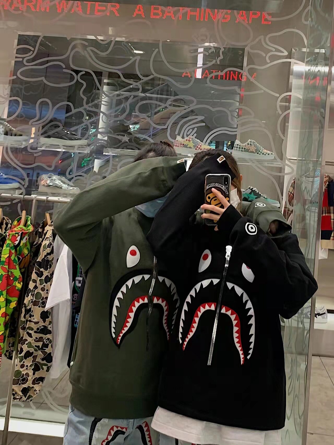 BAPE正品潮流男女宽松长袖印花休闲鲨鱼贴补套头纯棉秋冬刺绣卫衣