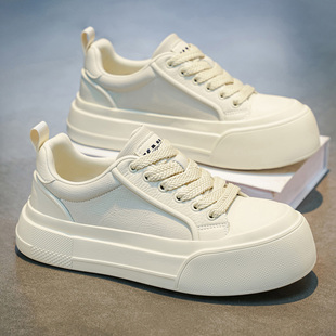 高级感潮牌时尚百搭休闲小白鞋男款板鞋2026春季新款厚底增高男鞋