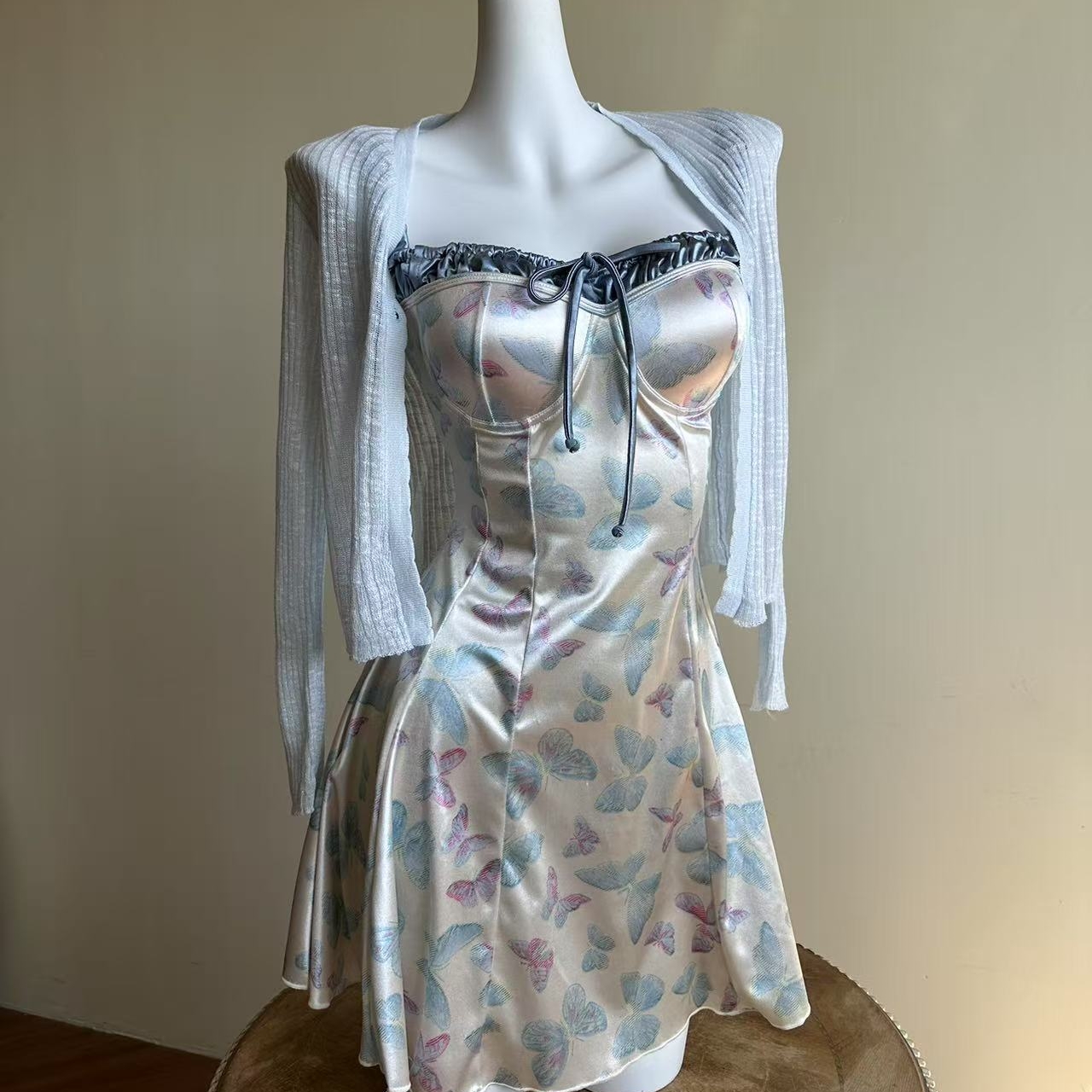 法式优雅气质蝴蝶印花连体泳衣长袖罩衫收腰显瘦裙式度假泳衣5110