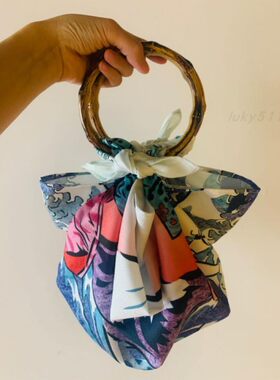 diy丝巾带手柄化妆包